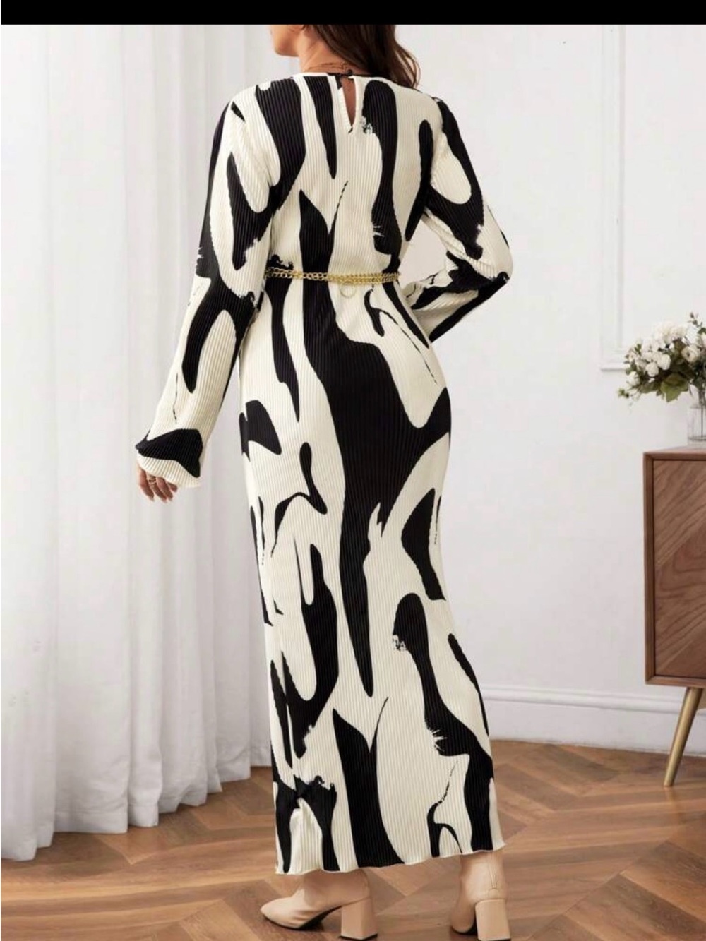 SHEIN Black & White Pleated Abstract Midi Dress - Picture 5 of 5